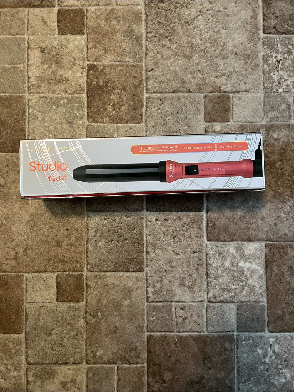 NIB Almost Famous Studio Pastels 32mm Clipless Curling Wand